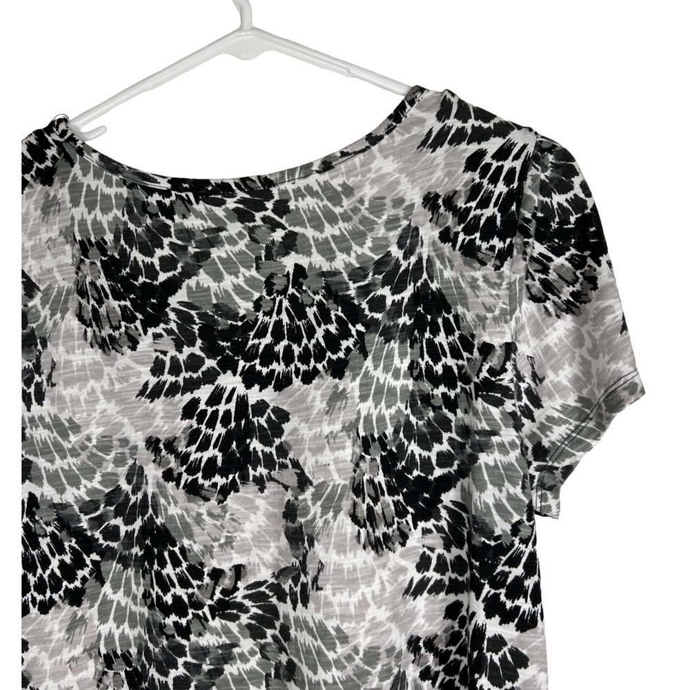 St Johns Bay Womens Large Black Gray Abstract Print Crochet V-Neck Cotton Top - Picture 4 of 7